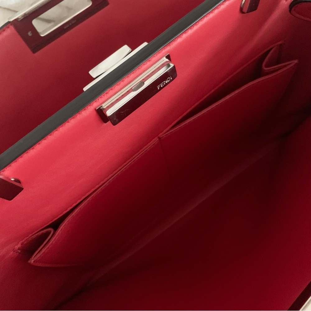 Hold Fendi shearling peekaboo bag - Picture 8 of 16